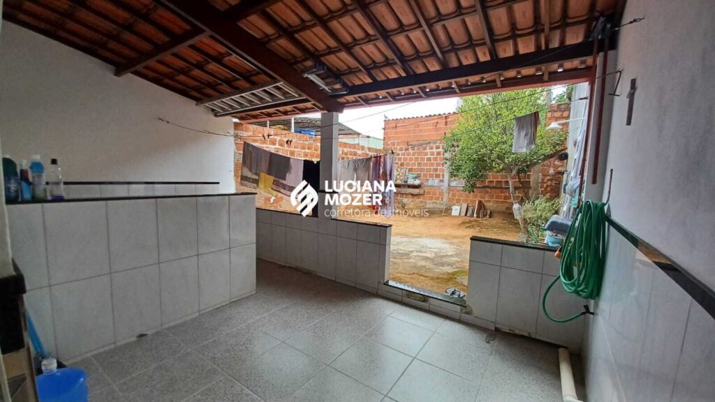 Casa à Venda no Santa Rita – Parte Alta – Governador Valadares/MG