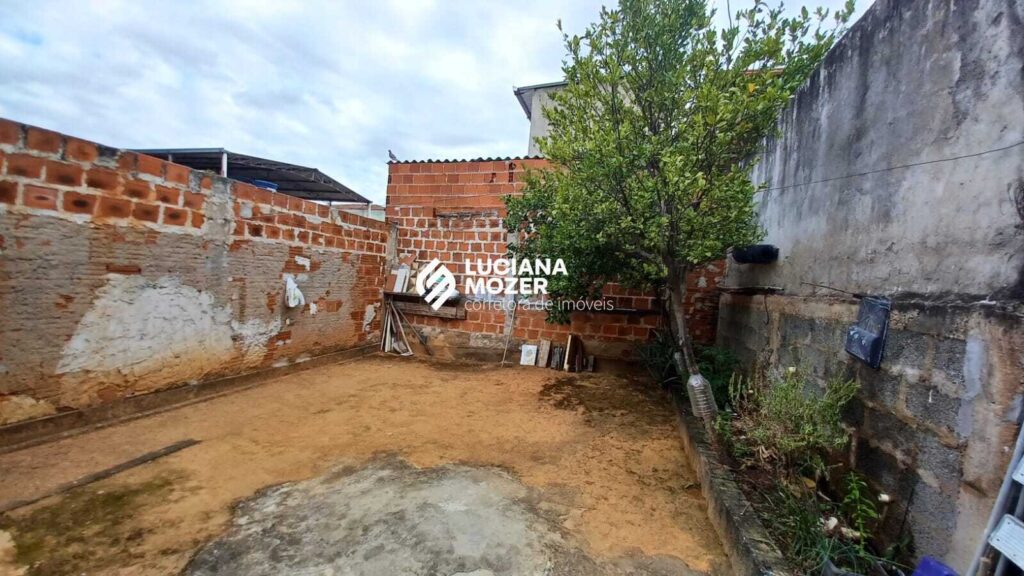 Casa à Venda no Santa Rita – Parte Alta – Governador Valadares/MG